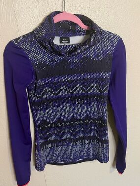 Nike Pro Purple Patterned Long-Sleeve size XS